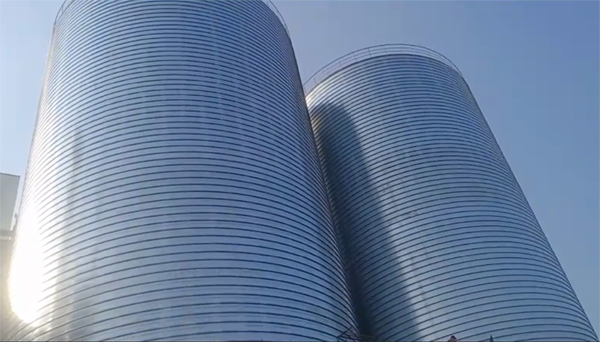 沁县2座混凝土高架卷板仓